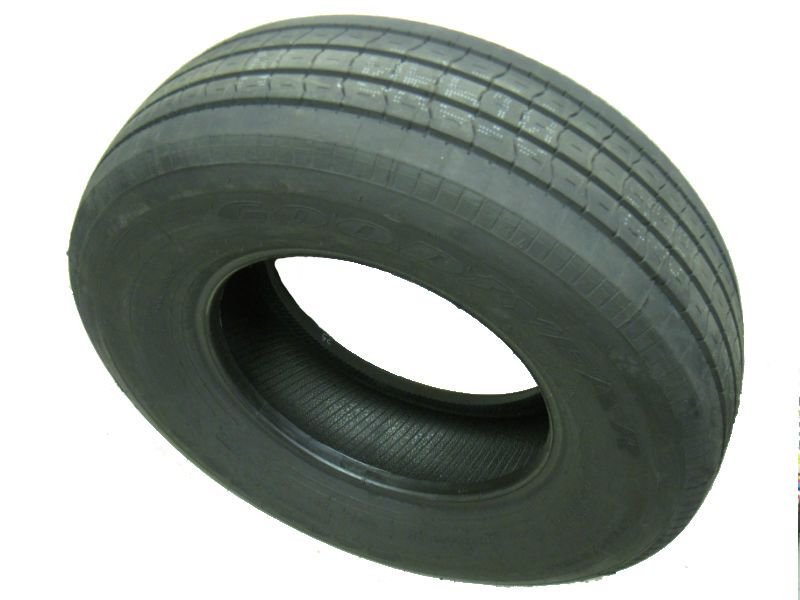 Tow-Rite RDG25-706-WM8 - Pneu et jante ST235/85R16 LRG Blanc 4.90